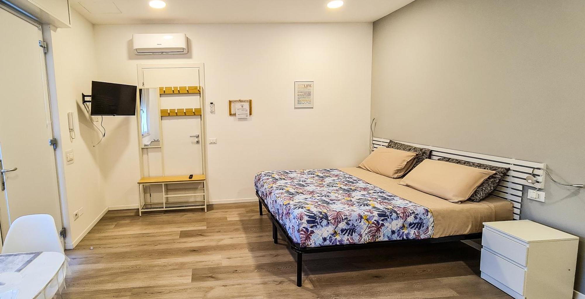 Adriroomsrho Luaran gambar